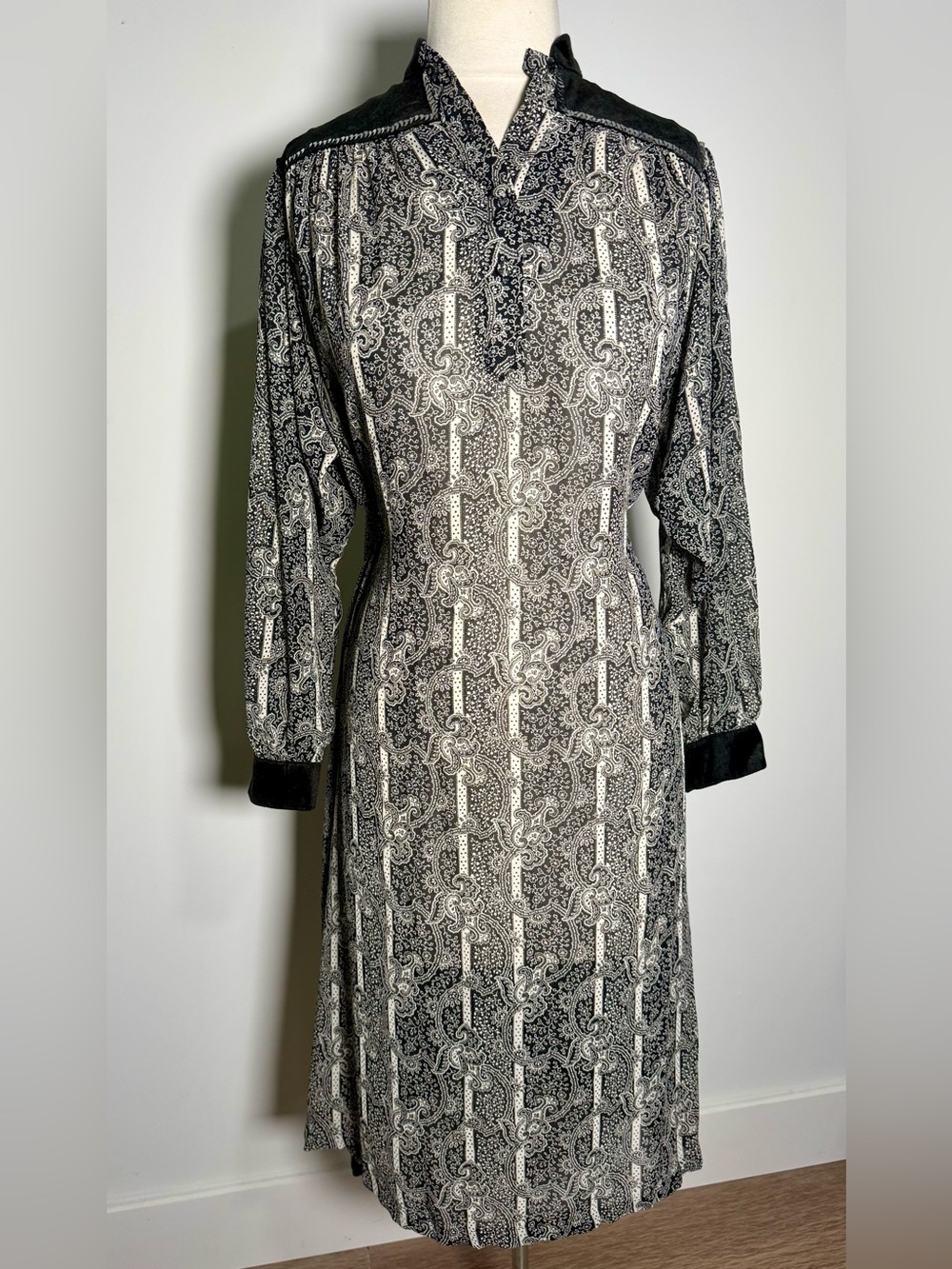1970s Pierre Balmain Sequins Velvet Smock Dress Paisley Vintage Beautiful